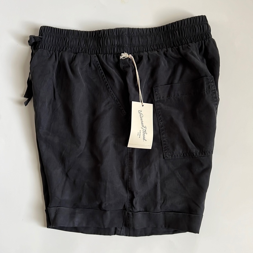 Universal Thread shorts